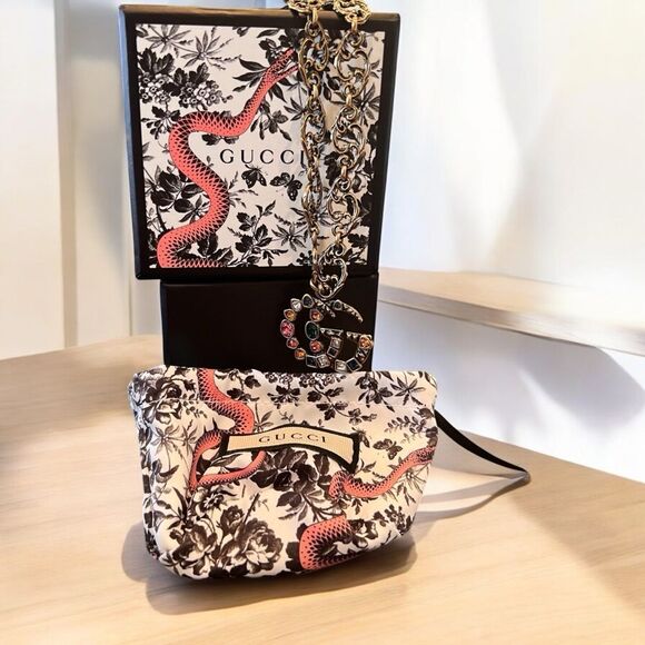 Gucci GG Marmont Drop Necklace Aged Gold / Multicoloured Base Metal - Picture 2 of 9